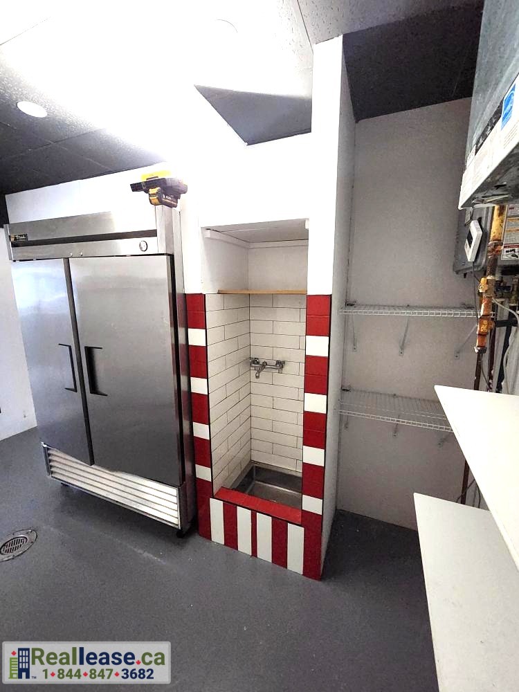 Restaurant for lease in Arthur Ontario - Commercial lease