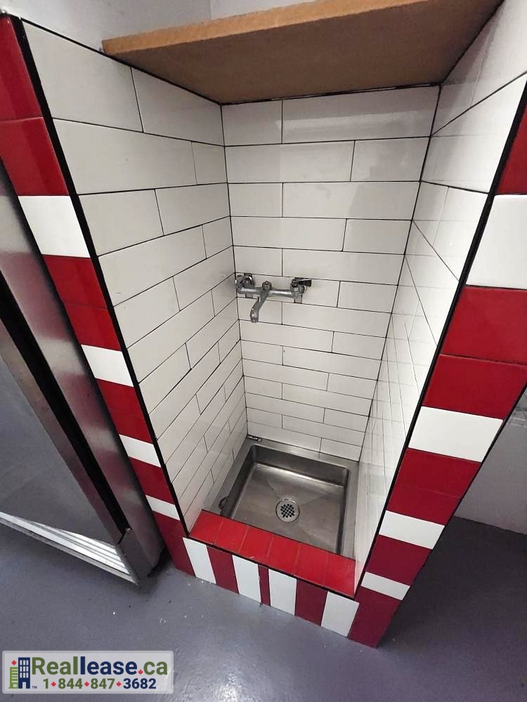 Restaurant for lease in Arthur Ontario - Commercial lease