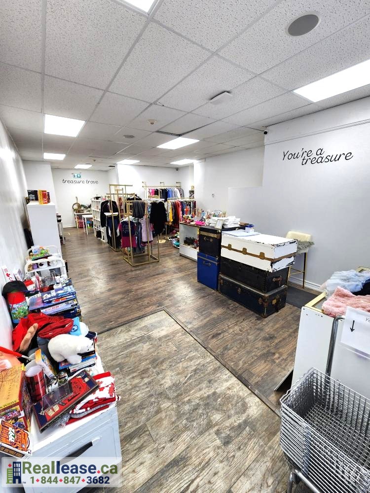 Commercial unit - store for lease in Shelburne 20