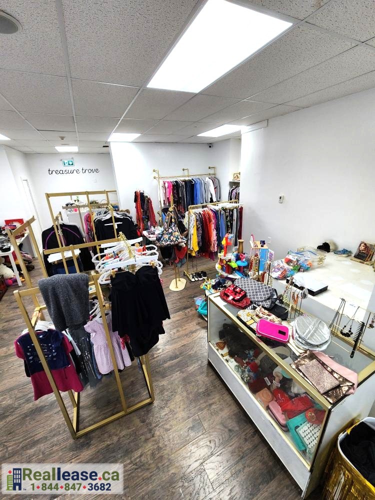 Commercial unit - store for lease in Shelburne 20