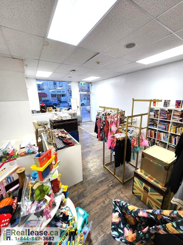 Commercial unit - store for lease in Shelburne 20